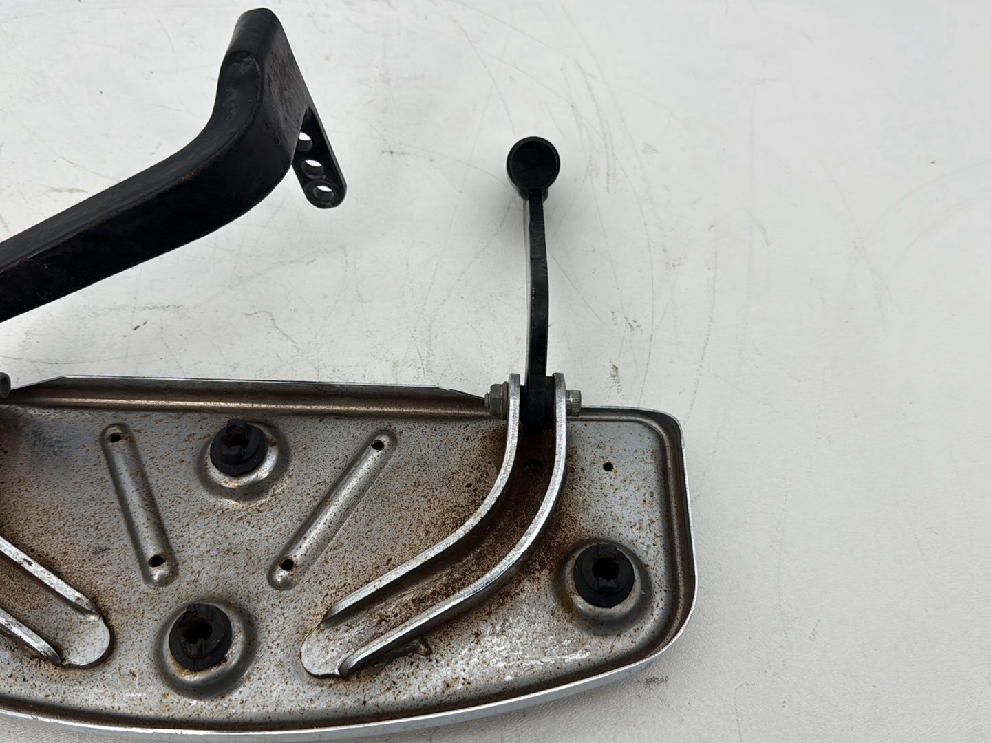 1999 - 2006 Harley-Davidson Touring CVO Screamin Eagle Road King Left Right Driver Floorboard Foot Rest 50621-79A