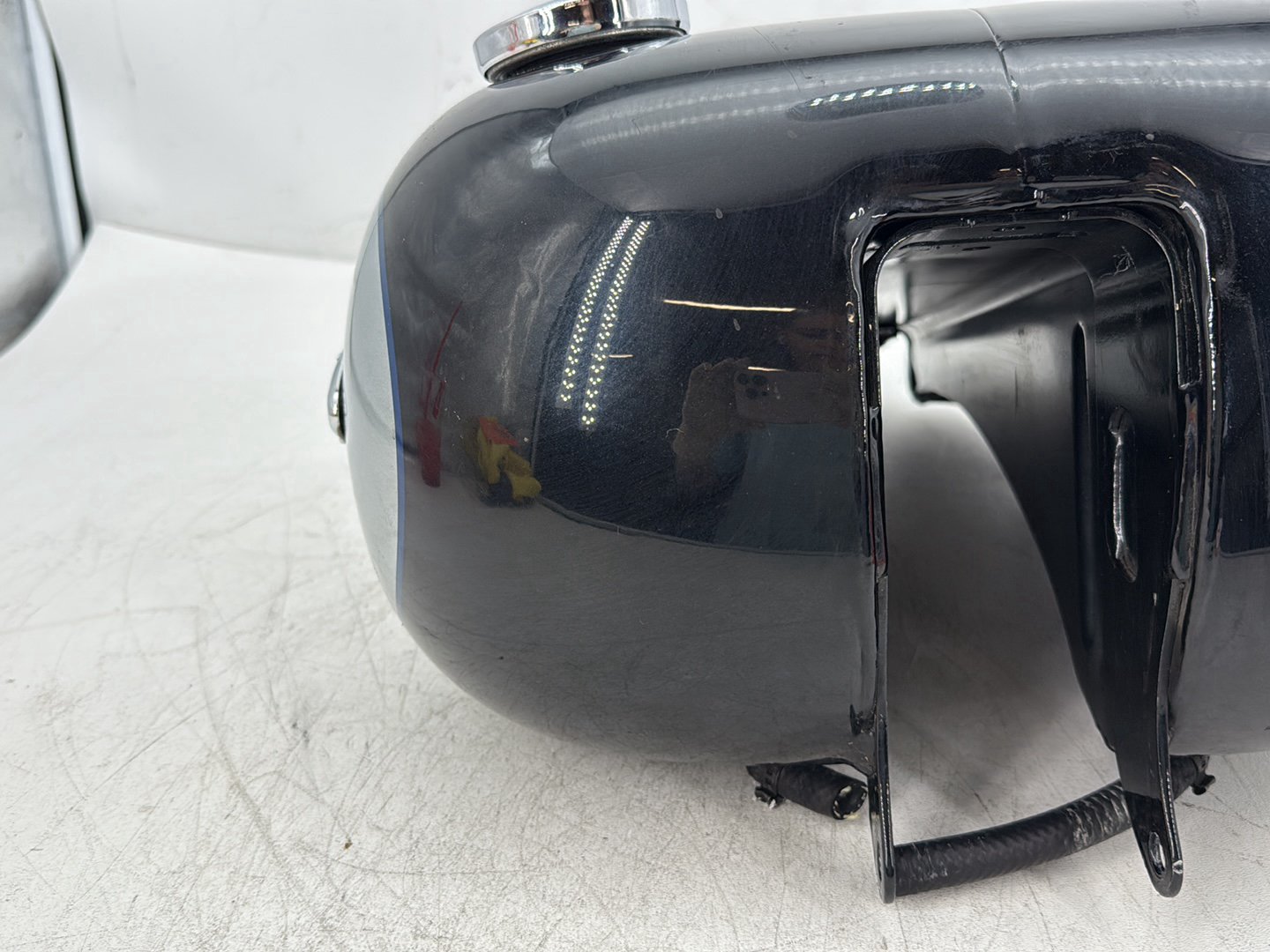2013 Harley Heritage Softail Classic FLSTC OEM Fuel Gas Tank Gasoline Reservoir