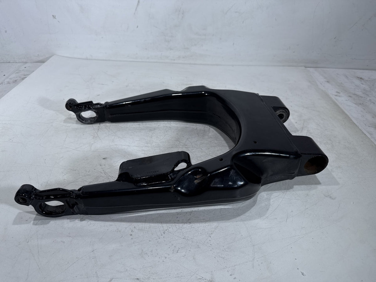 2010 Harley Road King Touring Police OEM Rear Fork Swingarm Swing Arm