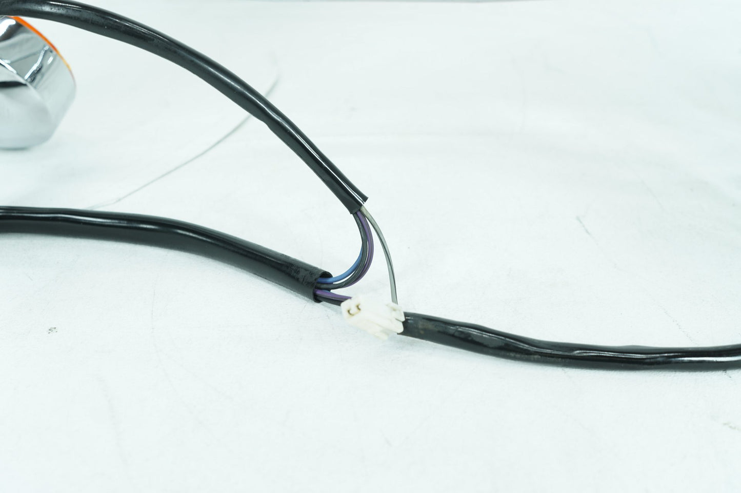 1999 - 2006 Harley-Davidson Touring Electra Glide Classic Front Turn Signal Indicators Aux Light Bar 68712-94A