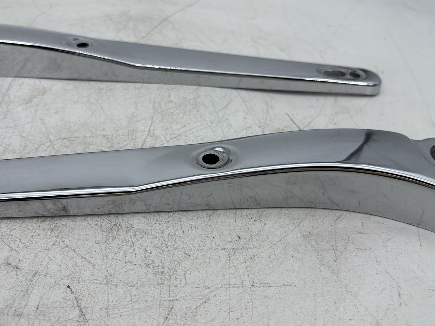 2008 Harley Dyna FXDL Low Rider Anniversary OEM Rear Left Right Fender Struts Bracket