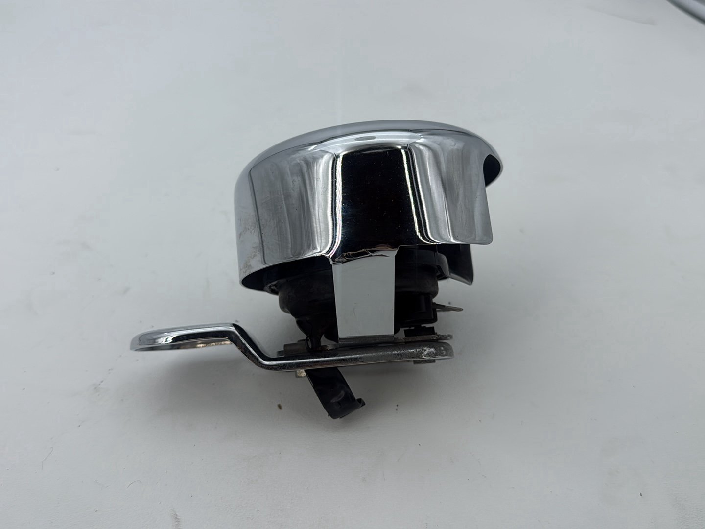 2011 Harley Road King Touring FLHRC Classic OEM Horn Signal Klaxon Chrome Cover
