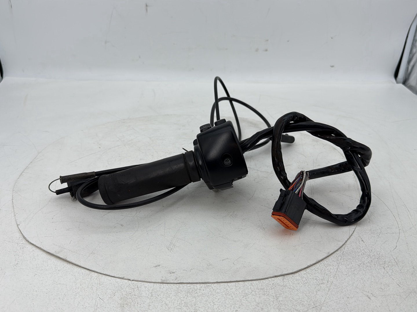 1999 - 2006 Harley-Davidson Touring Electra Glide Ultra Right Engine Start Kill Switches Controls 71684-06A