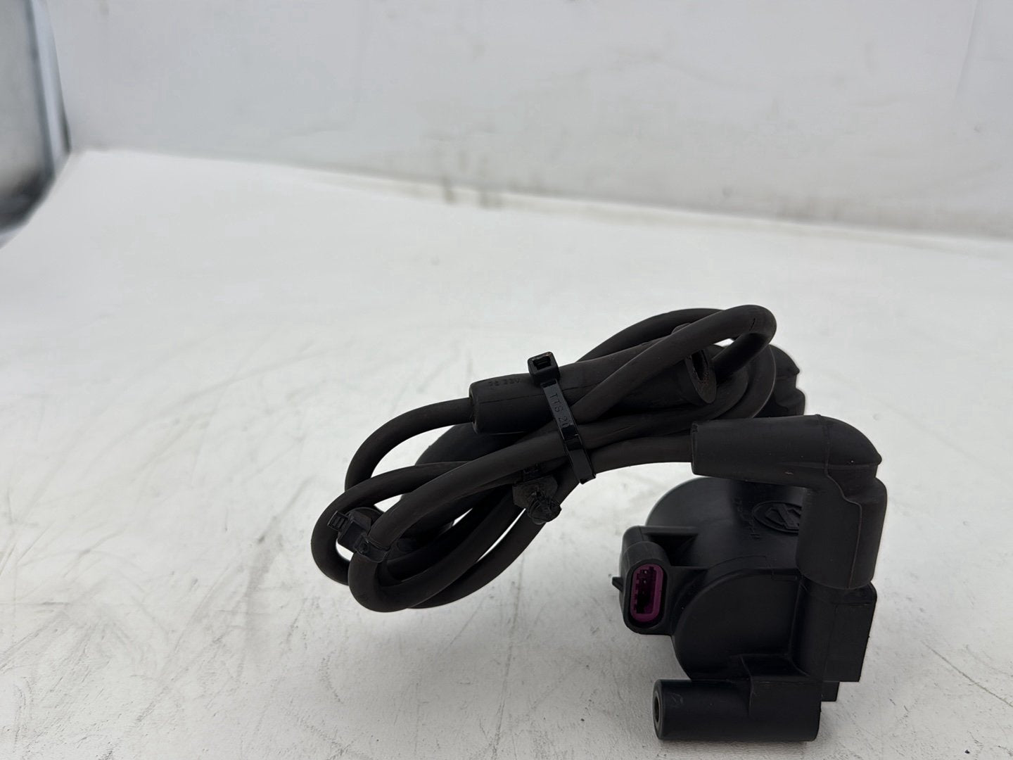 2011 Harley Electra Glide Ultra FLHTK OEM Ignition Coil Spark Igniter