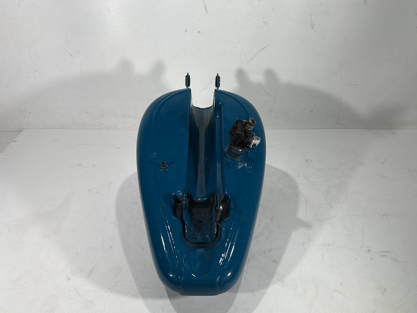 2001 Harley Sportster 883 Hugger XLH883 OEM Fuel Gas Tank Gasoline Reservoir CARB