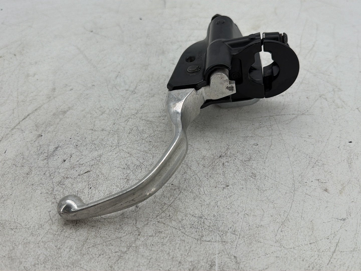 09 Harley Street Glide Touring FLHX OEM Front Right Brake Lever Master Cylinder
