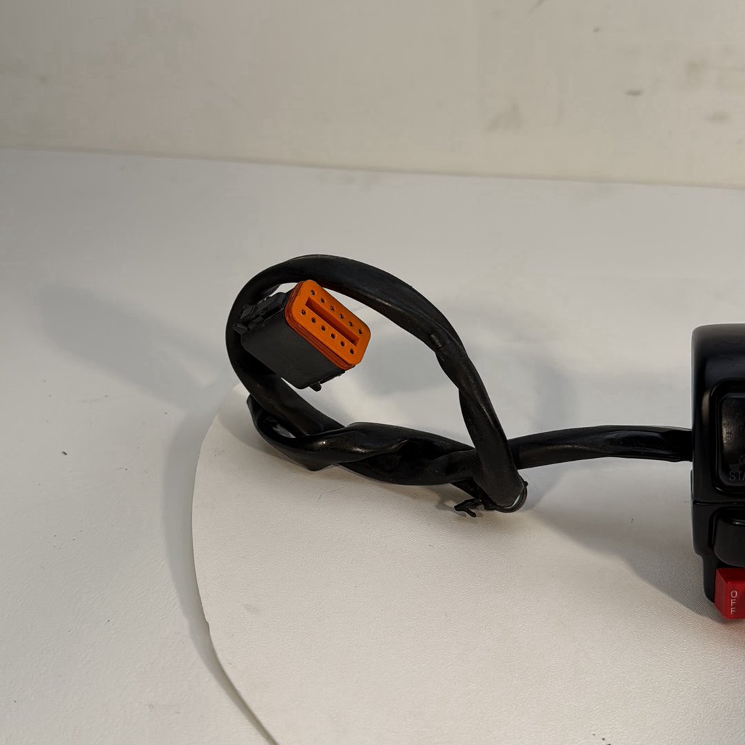 1984 - 1998 Harley-Davidson Touring Road King Police Right Engine Start Kill Switches Controls   71564-96