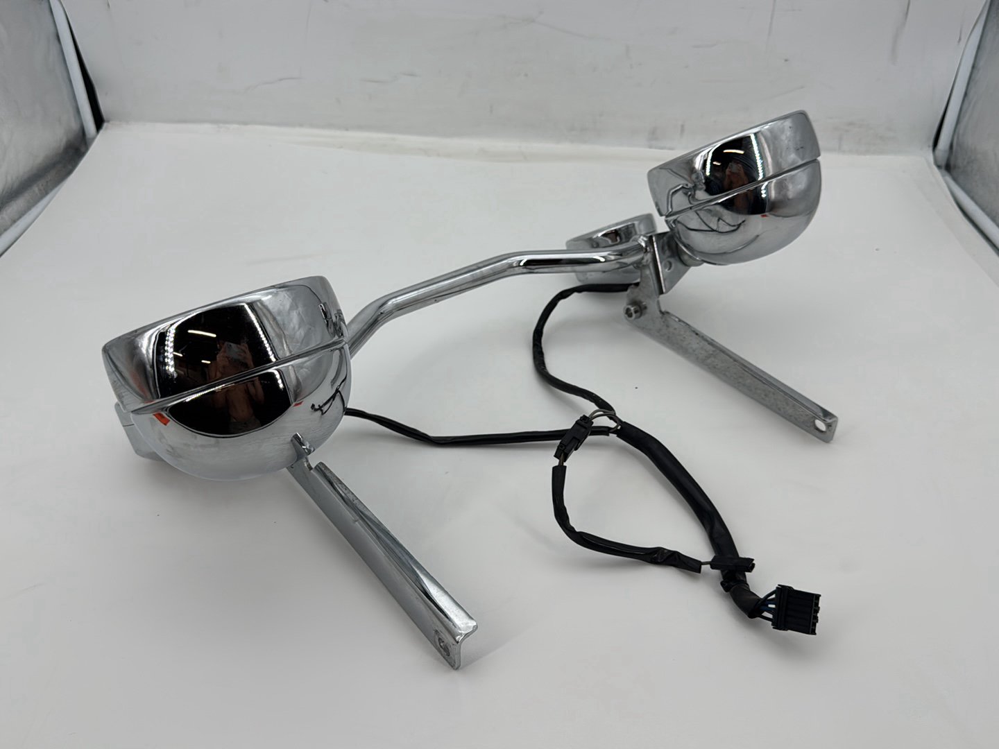 2007 Harley Softail Heritage Classic FLSTC OEM Front Turn Signal Indicators Aux Light Bar