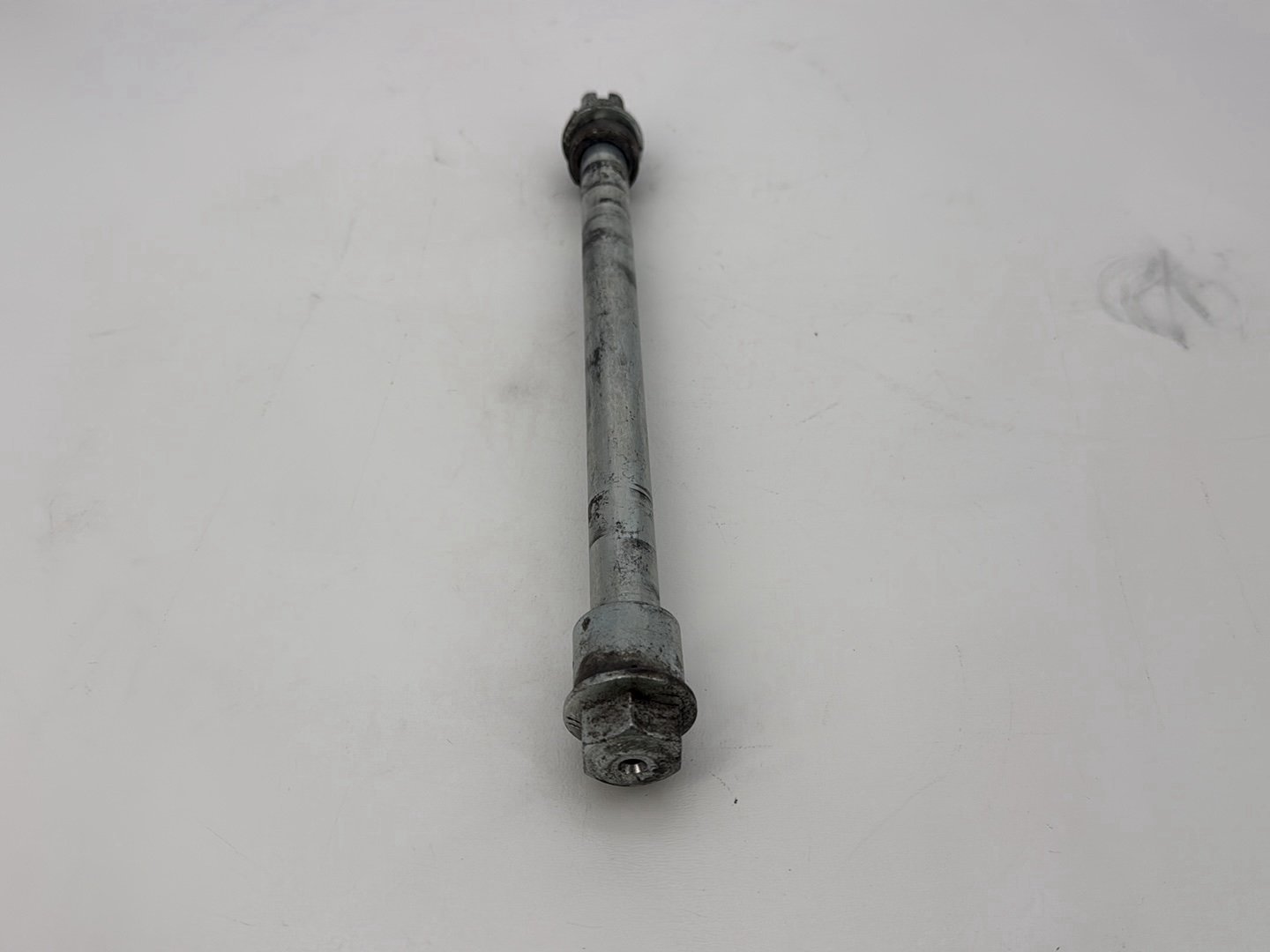 2003 Harley Sportster XL1200C 1200 Custom Anniversary OEM Rear Wheel Axle Bolt Shaft