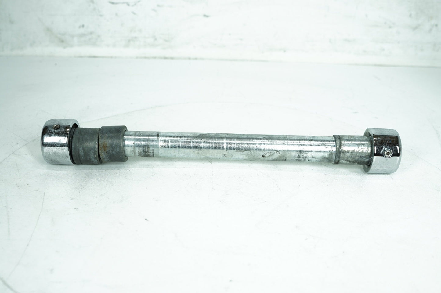 1999 - 2006 Harley-Davidson Touring Road King Front Wheel Axle Bolt Shaft 43364-00