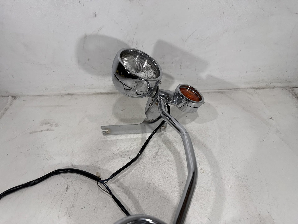 01 Harley Electra Touring Classic OEM Front Turn Signal Indicators Aux Light Bar