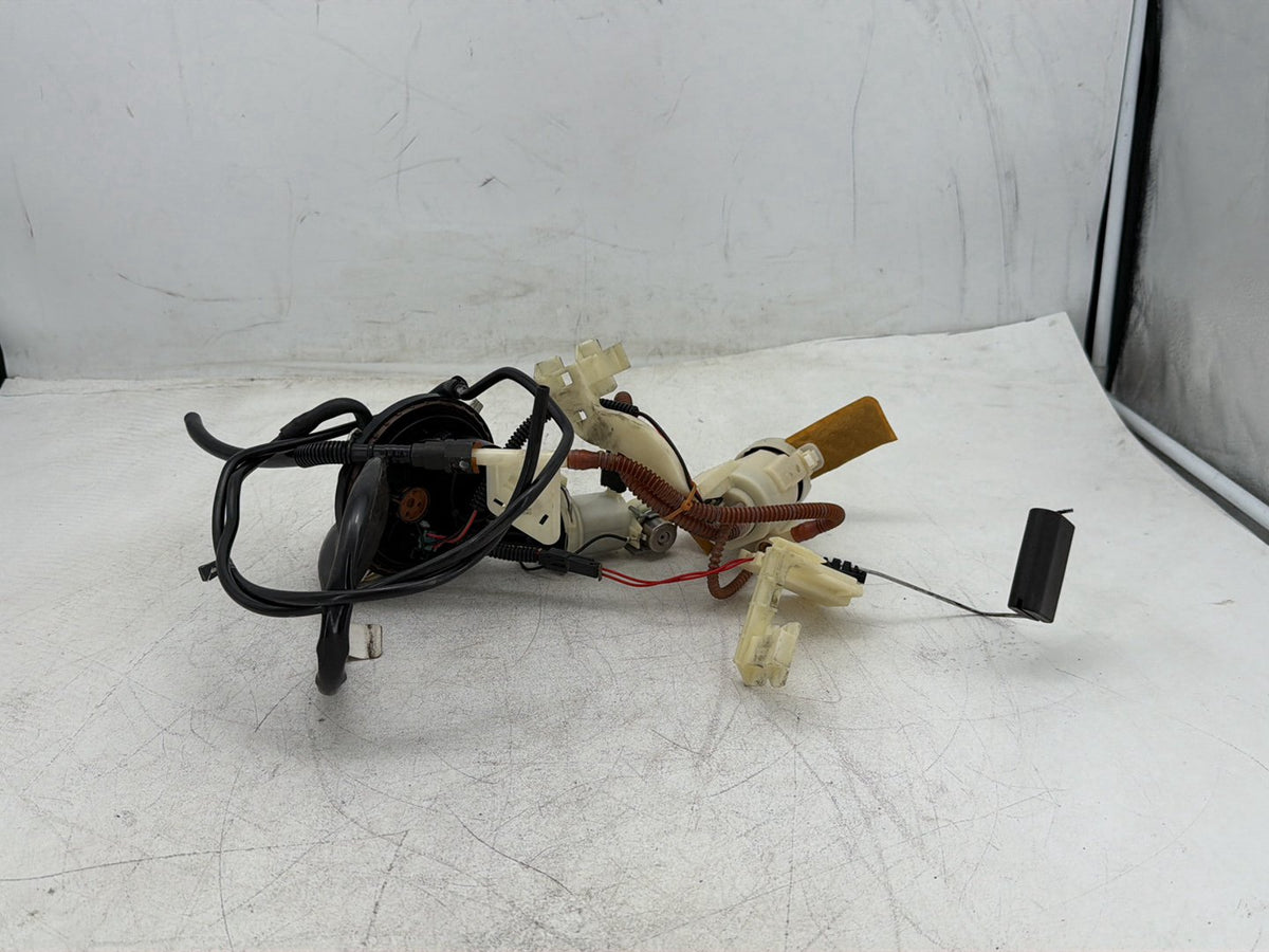 2009 Harley Road Glide Touring FLTR OEM Fuel Pump Gas Gasoline Petrol Sending