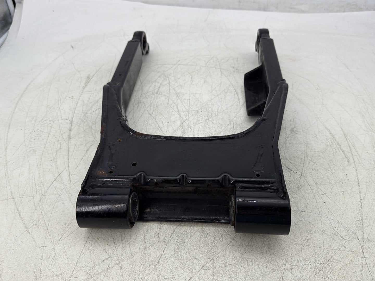 2004 Harley Road King Touring Custom FLHRSI OEM Rear Fork Swingarm Swing Arm