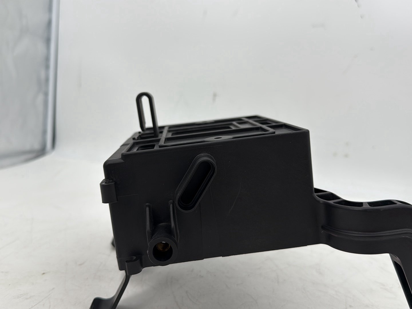 2007 - 2012 Harley-Davidson Touring Electra Glide Ultra Battery Tray Bracket Holder Carrier 66281-08