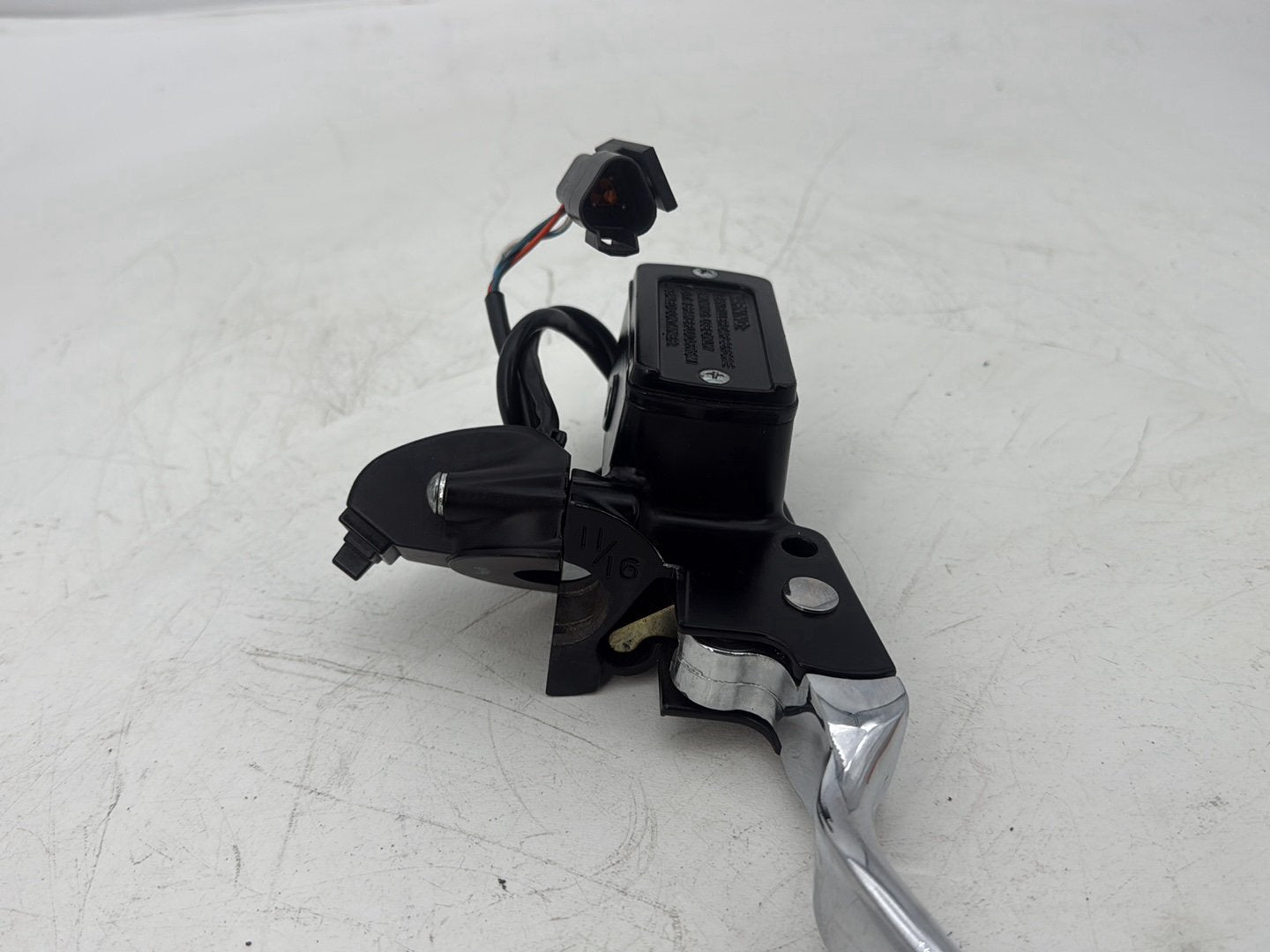 95 Harley Electra Glide Touring Classic Front Right Brake Lever Master Cylinder