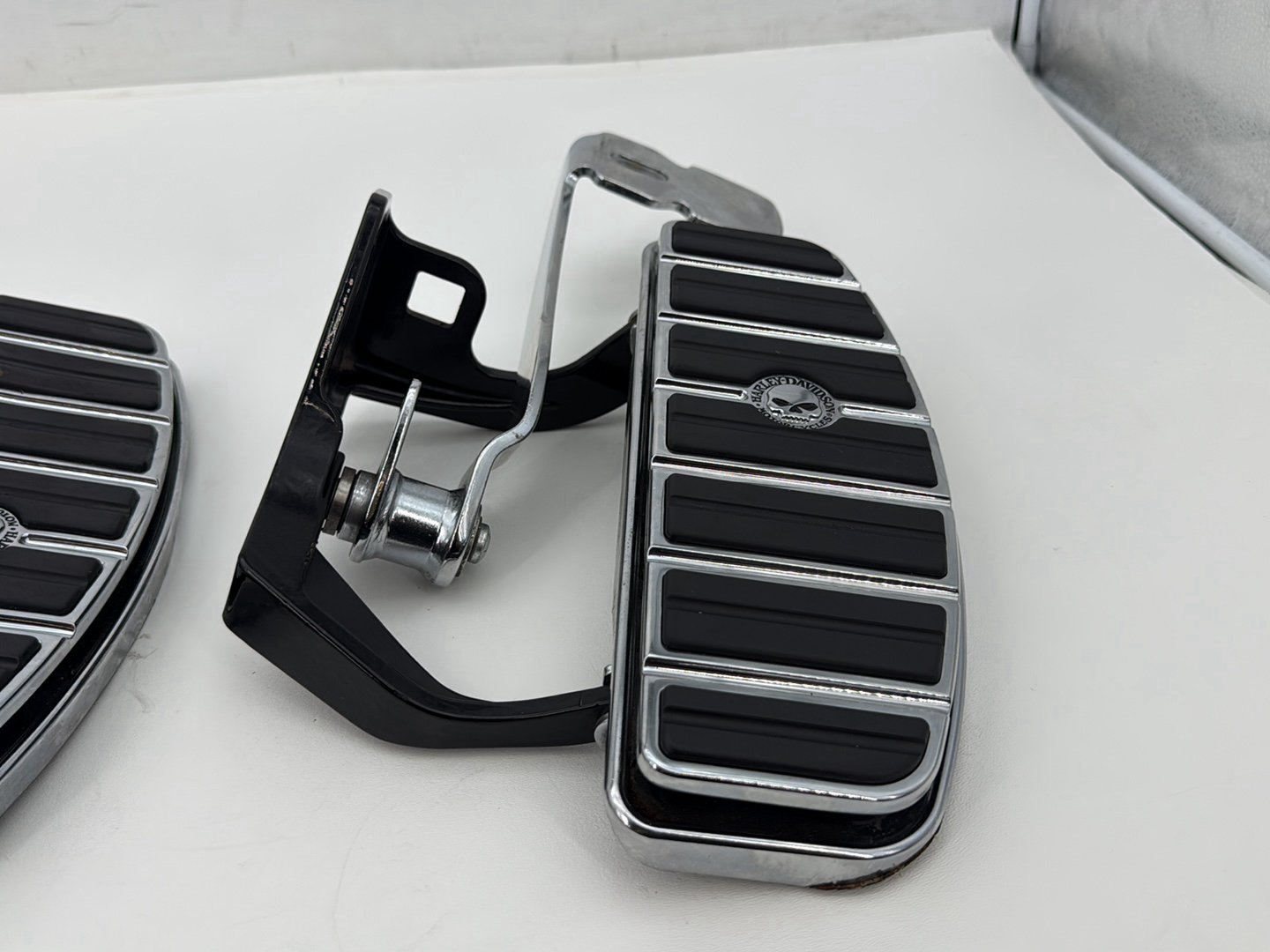 2007 Harley Softail Heritage Classic FLSTC OEM Left Right Driver Floorboard Foot Rest