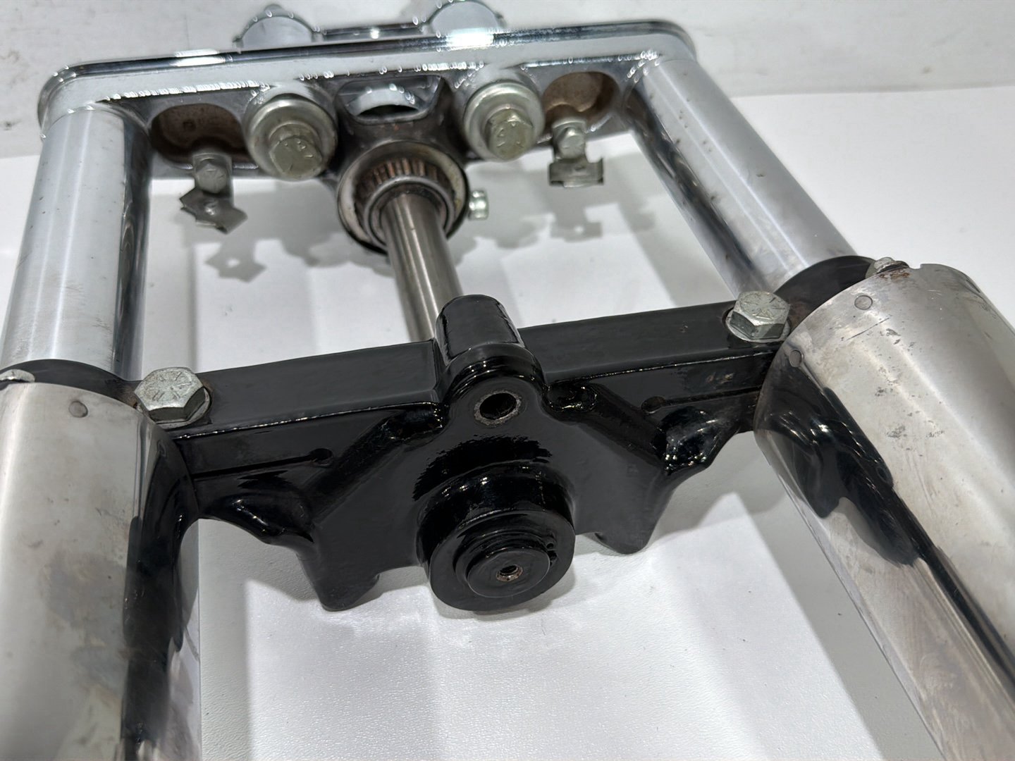 2011 Harley Heritage Softail Classic FLSTC OEM Front Triple Tree Set & LH RH Fork Legs Sliders