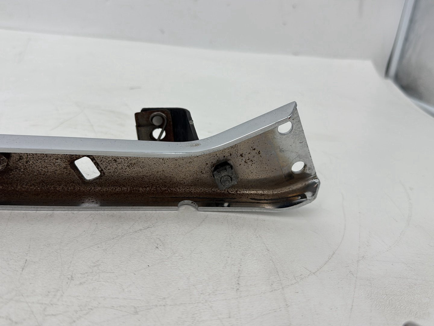 2008 Harley Touring FLHTCU Electra Glide Ultra OEM Left Right Saddlebag Fender Struts Brackets