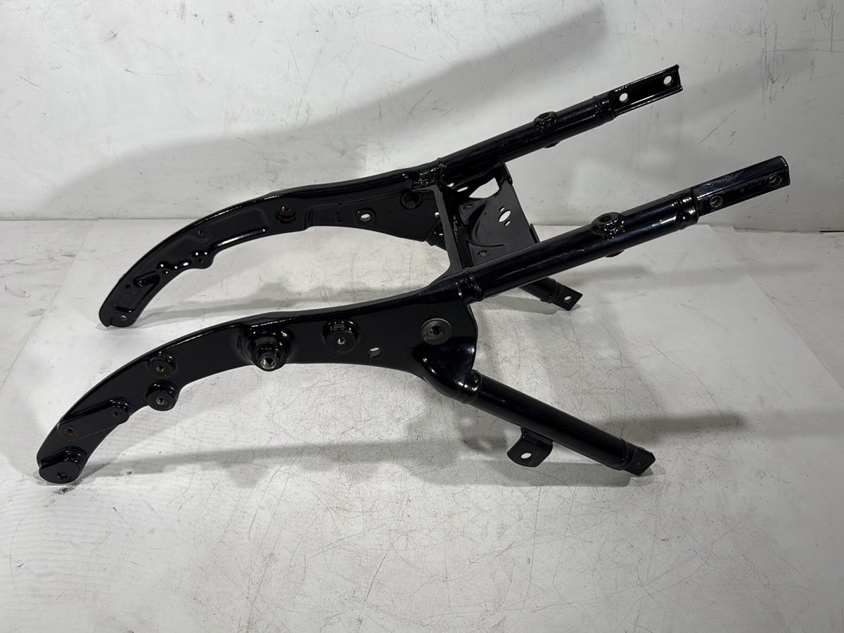 2010 Harley Street Glide Touring FLHX OEM Rear Sub Frame Subframe Tail Rail