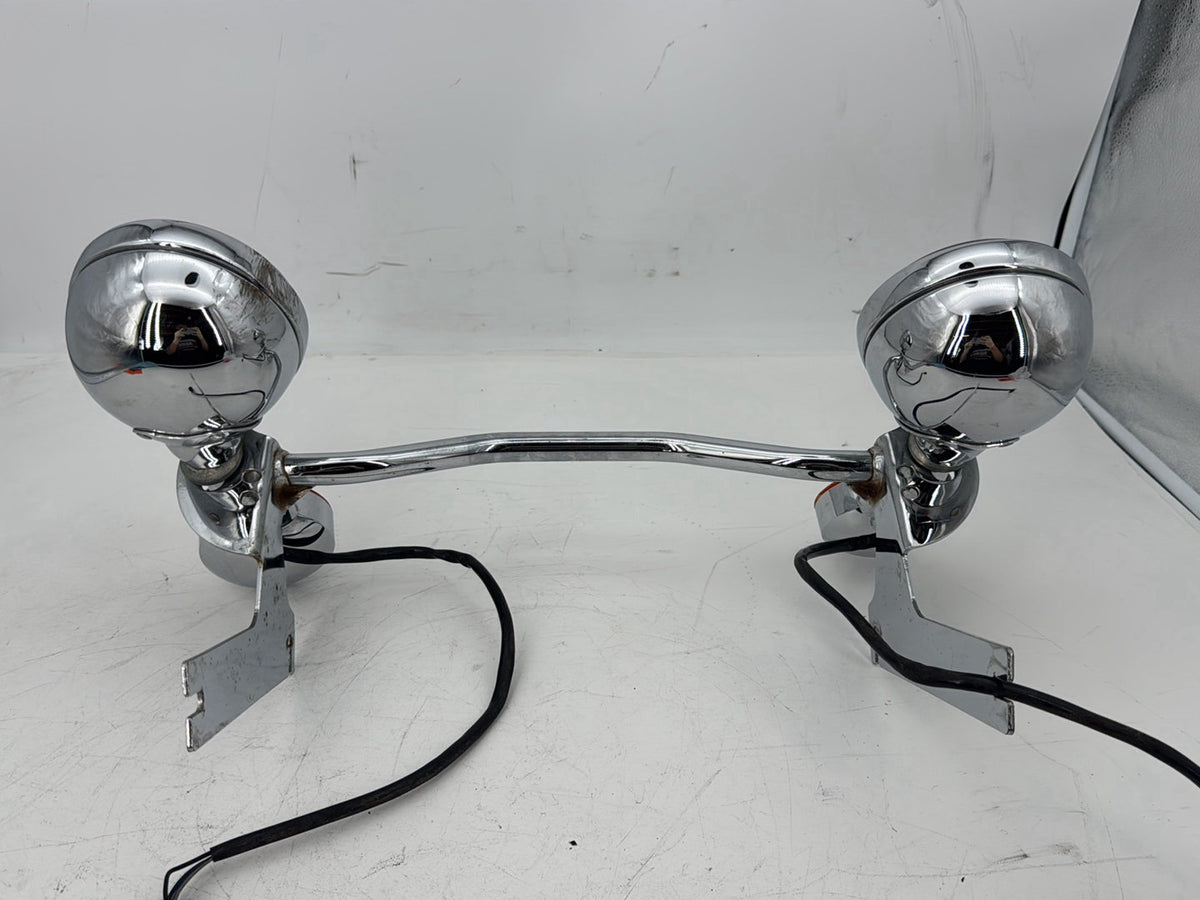 2008 Harley Touring Electra Glide OEM Front Turn Signal Indicators Aux Light Bar