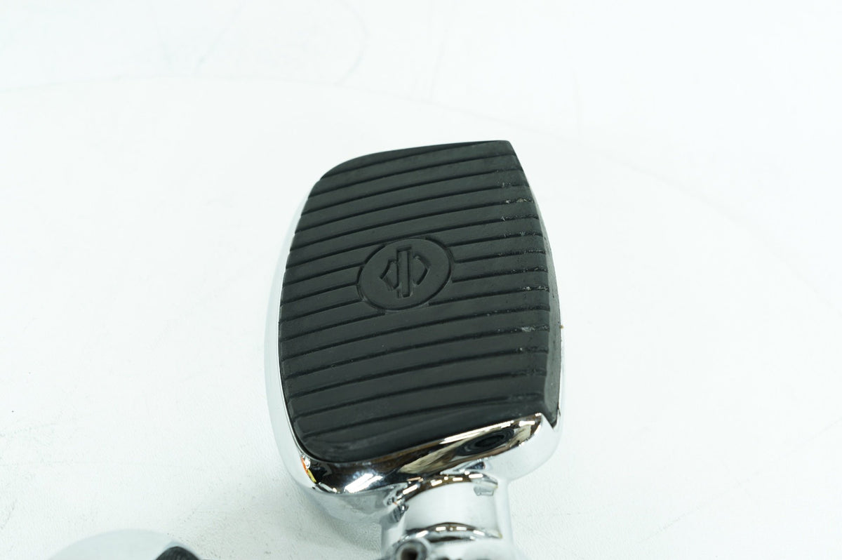 2011 Harley FLHTCU Electra Glide Ultra Front Driver Highway Foot Peg Rest OEM