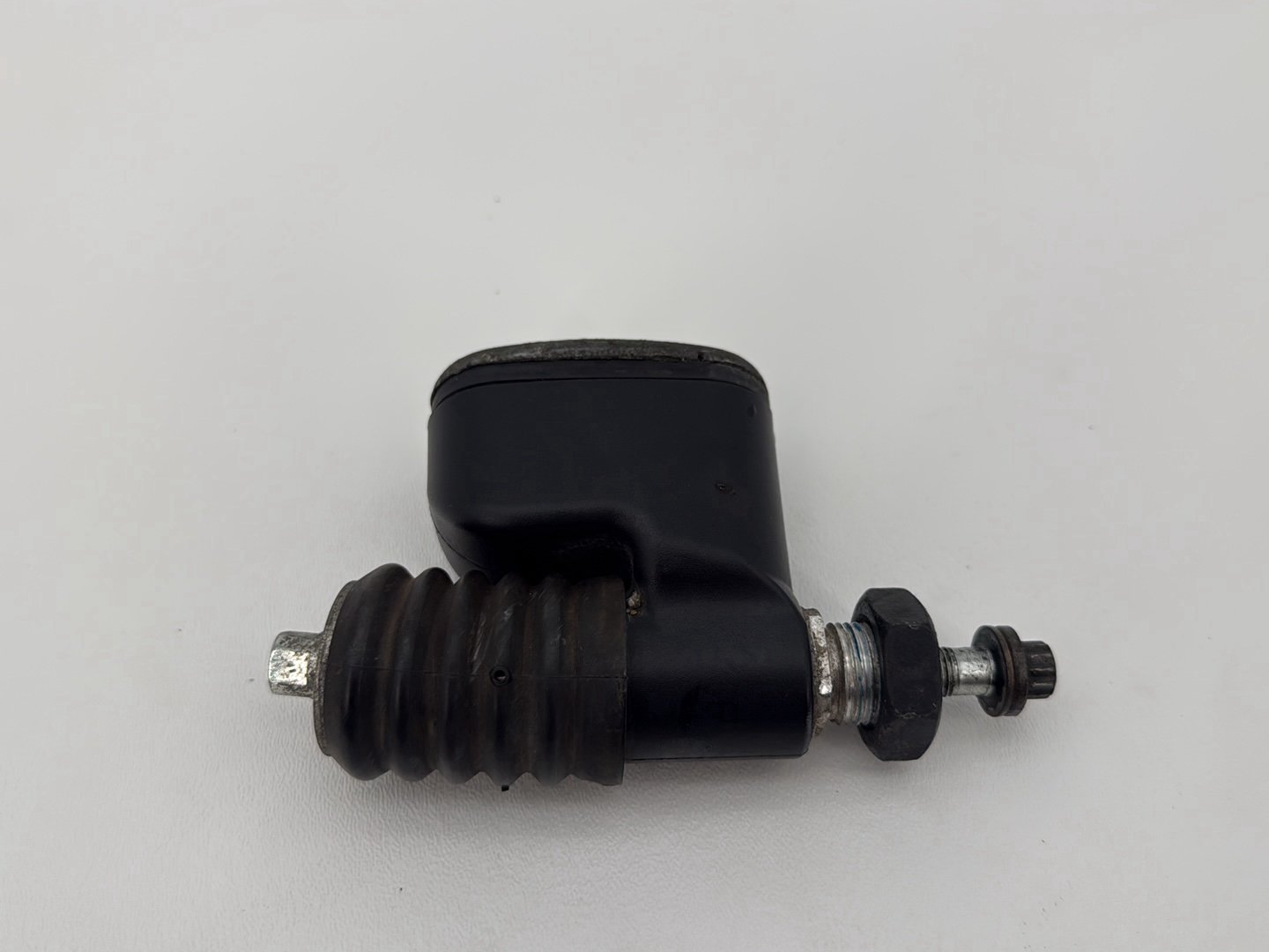 2006 - 2017 Harley-Davidson Dyna Street Bob Rear Brake Master Cylinder Reservoir  	42474-06