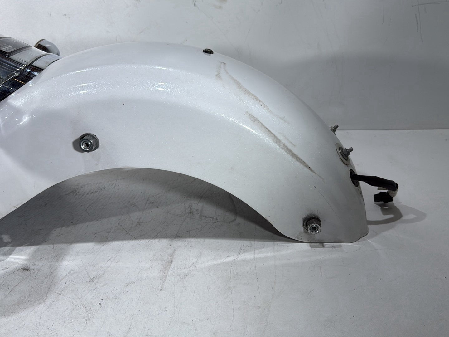 2013 Harley Electra Glide Touring Ultra FLHTCUI OEM Rear Wheel Fender & Turn Signals Bar