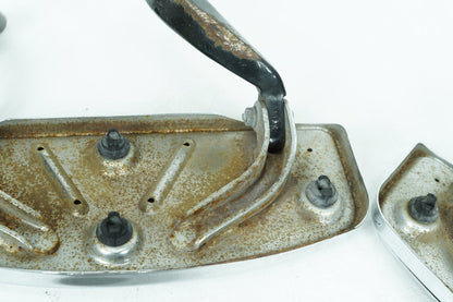 1999 - 2006 Harley-Davidson Touring Electra Glide Classic Left Right Driver & Pass Floorboard Foot Rest  	50621-79A