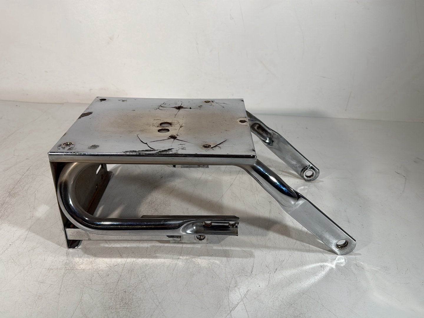 1984 - 1998 Harley-Davidson Touring Electra Glide Classic Rear Back Luggage Rack Storage Baggage Bar  	53411-92A
