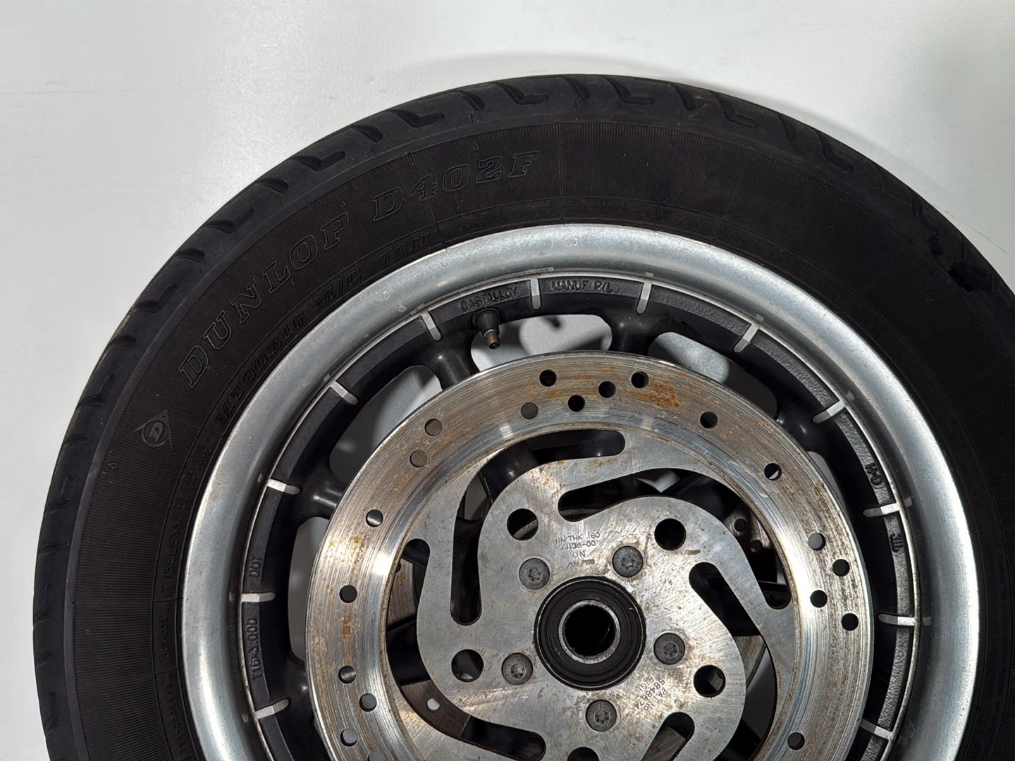 1999 - 2006 Harley-Davidson Touring Road King Police Front Wheel Rim Tire MT90B16 72H, Dunlop, 16"