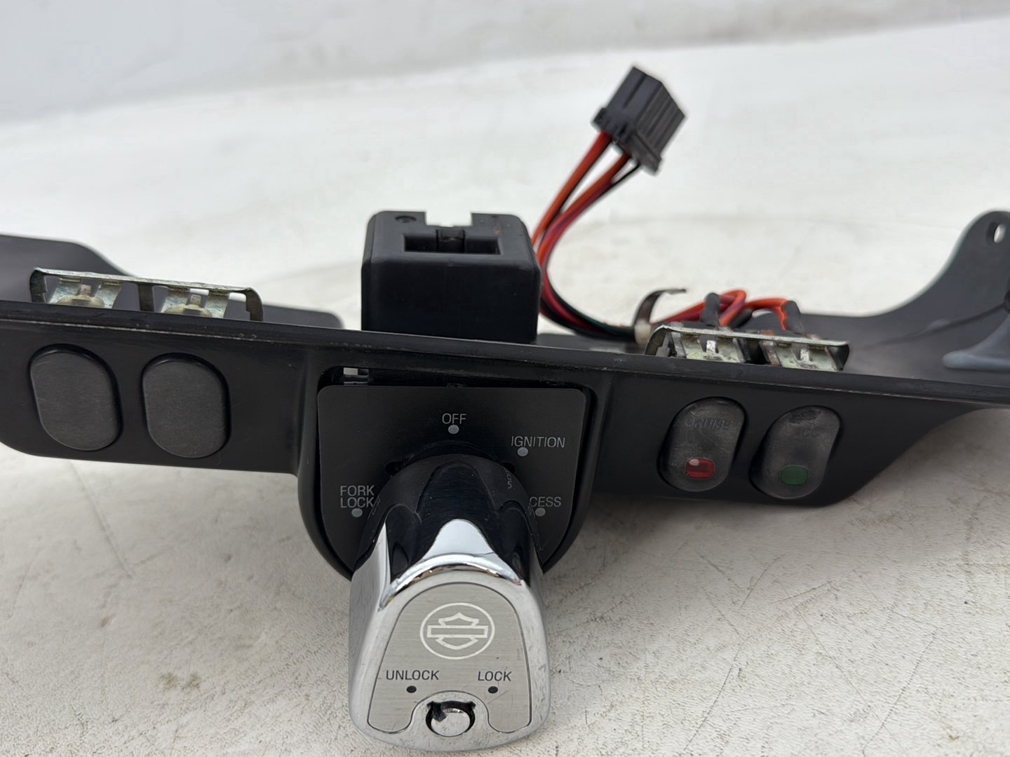2012 Harley Street Glide Touring FLHX OEM Dash Ignition Cap Switch Lockset NO Key