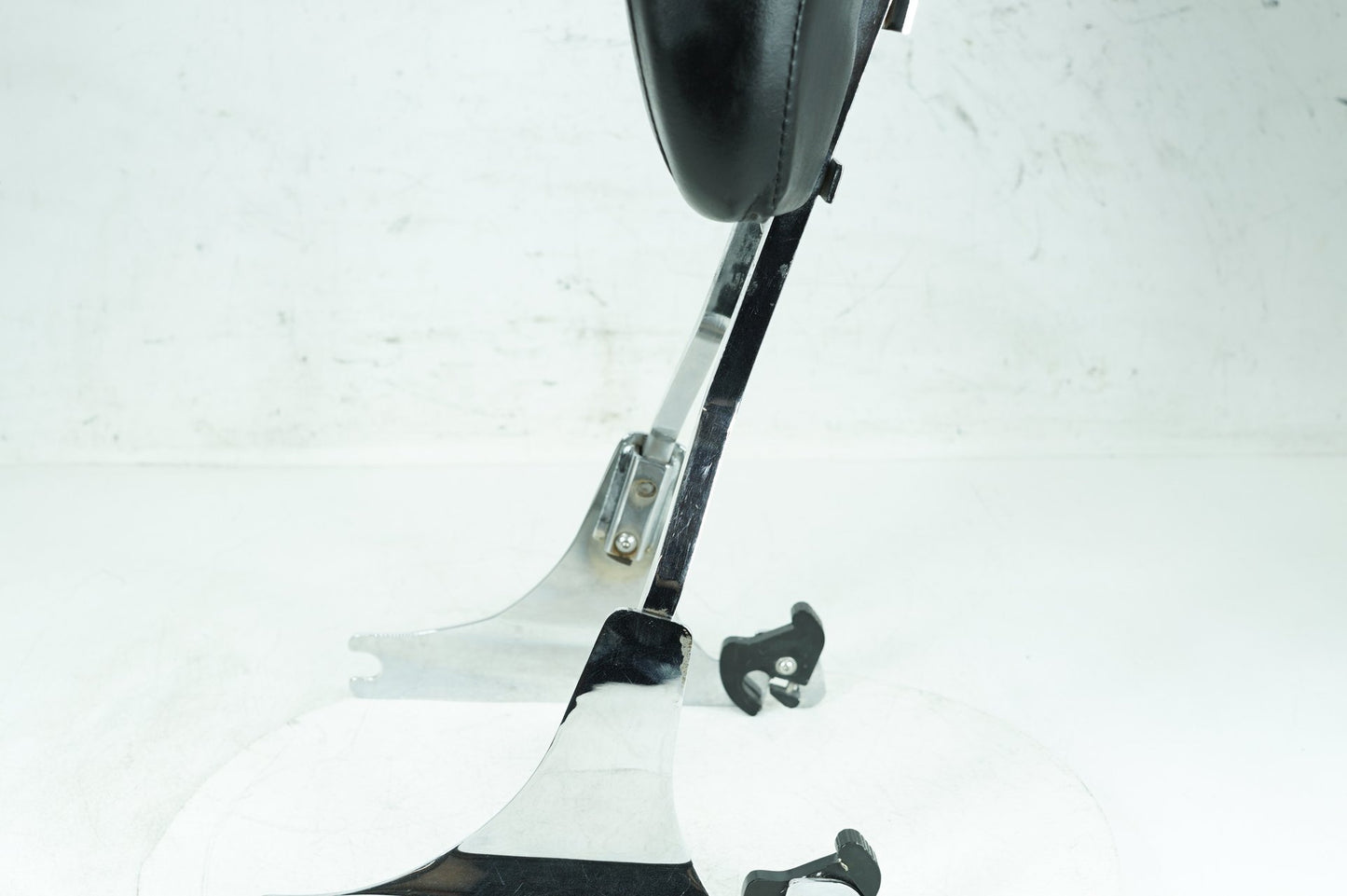 1999 - 2006 Harley-Davidson Softail Fat Boy Rear Sissy Bar w/ Backrest Cushion Pad  	52731-00