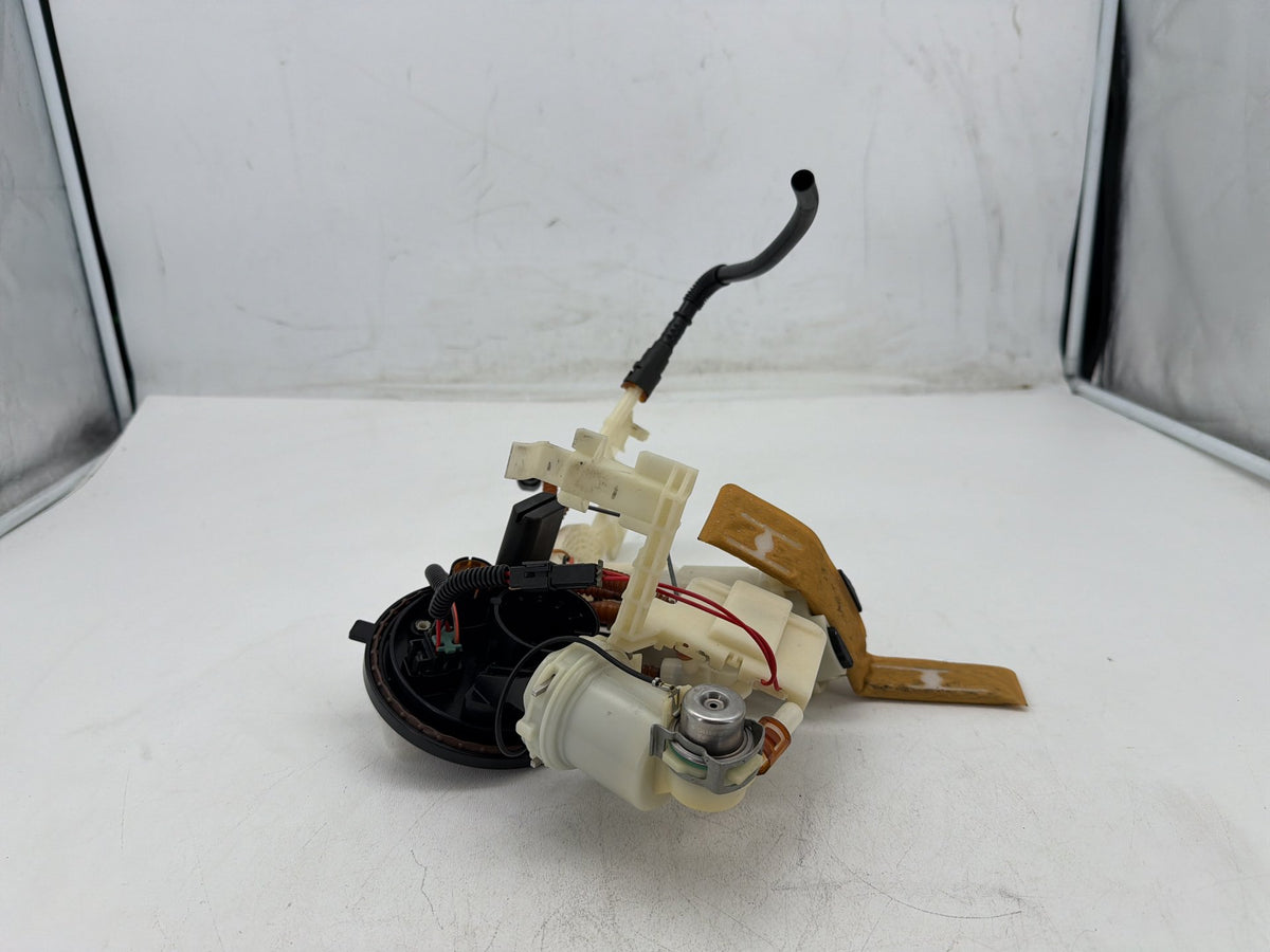 2011 Harley Road King Touring FLHR OEM Fuel Pump Gas Gasoline Petrol Sending