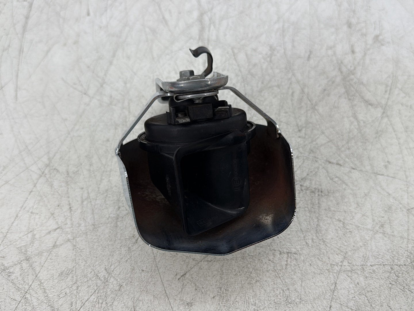 2007 Harley Dyna Street Bob FXDBI OEM Horn Signal Klaxon Chrome Cover