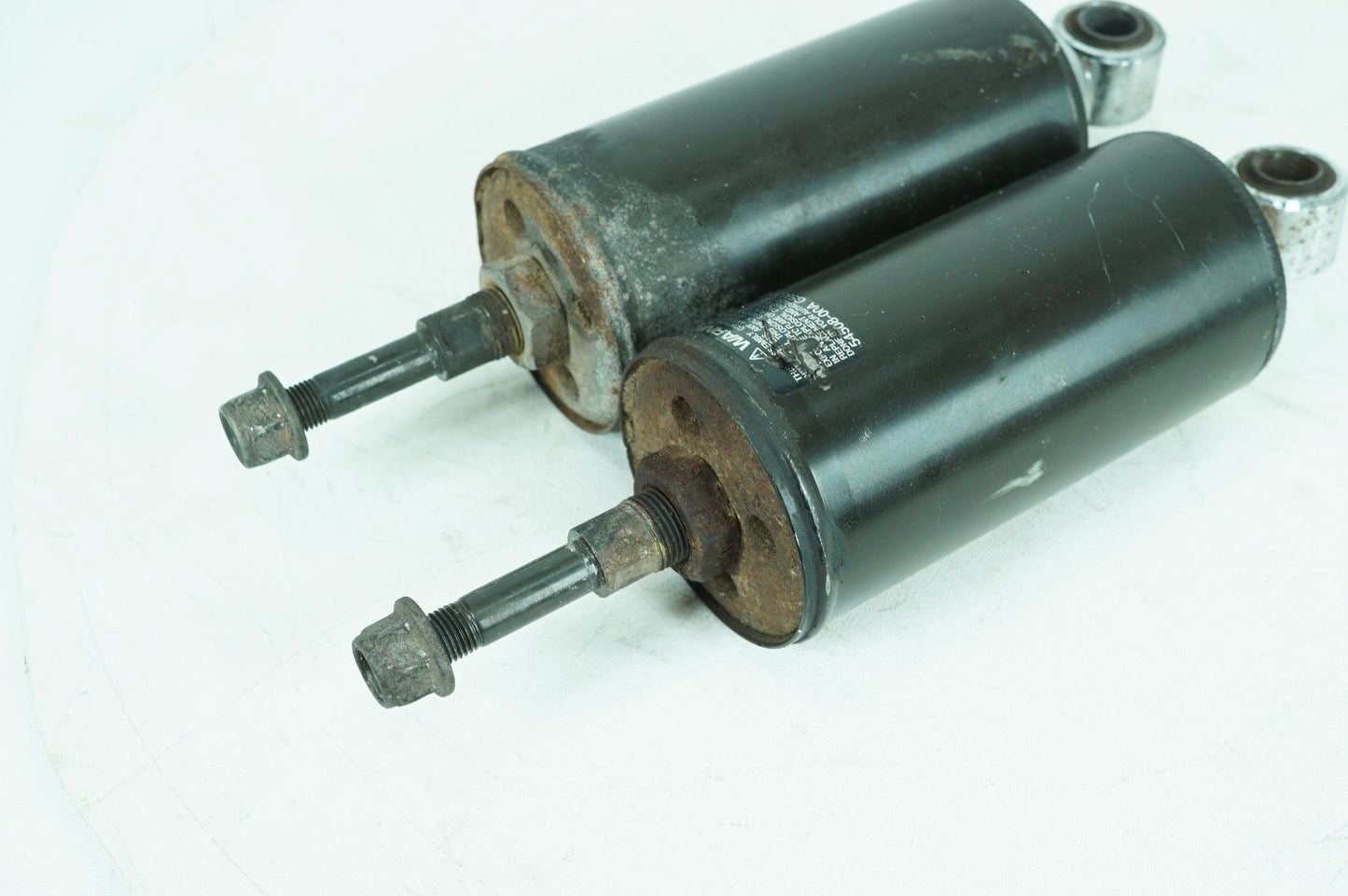 2000 - 2006 Harley-Davidson Softail Fat Boy Rear Left Right Shock Absorbers 54508-00B