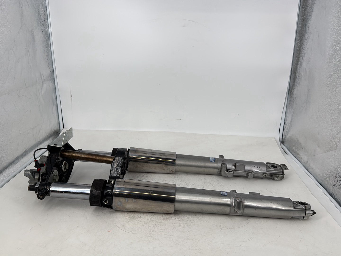 1999 - 2006 Harley-Davidson Touring Electra Glide Classic Front Triple Tree Set & LH RH Fork Legs Sliders 45435-95
