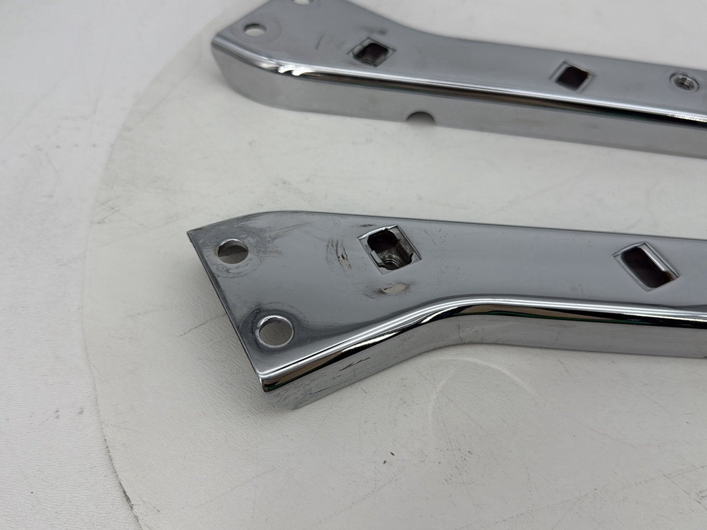 1999 - 2006 Harley-Davidson Touring CVO Screamin Eagle Road King Rear Left & Right Saddlebag Fender Support 90718-79C