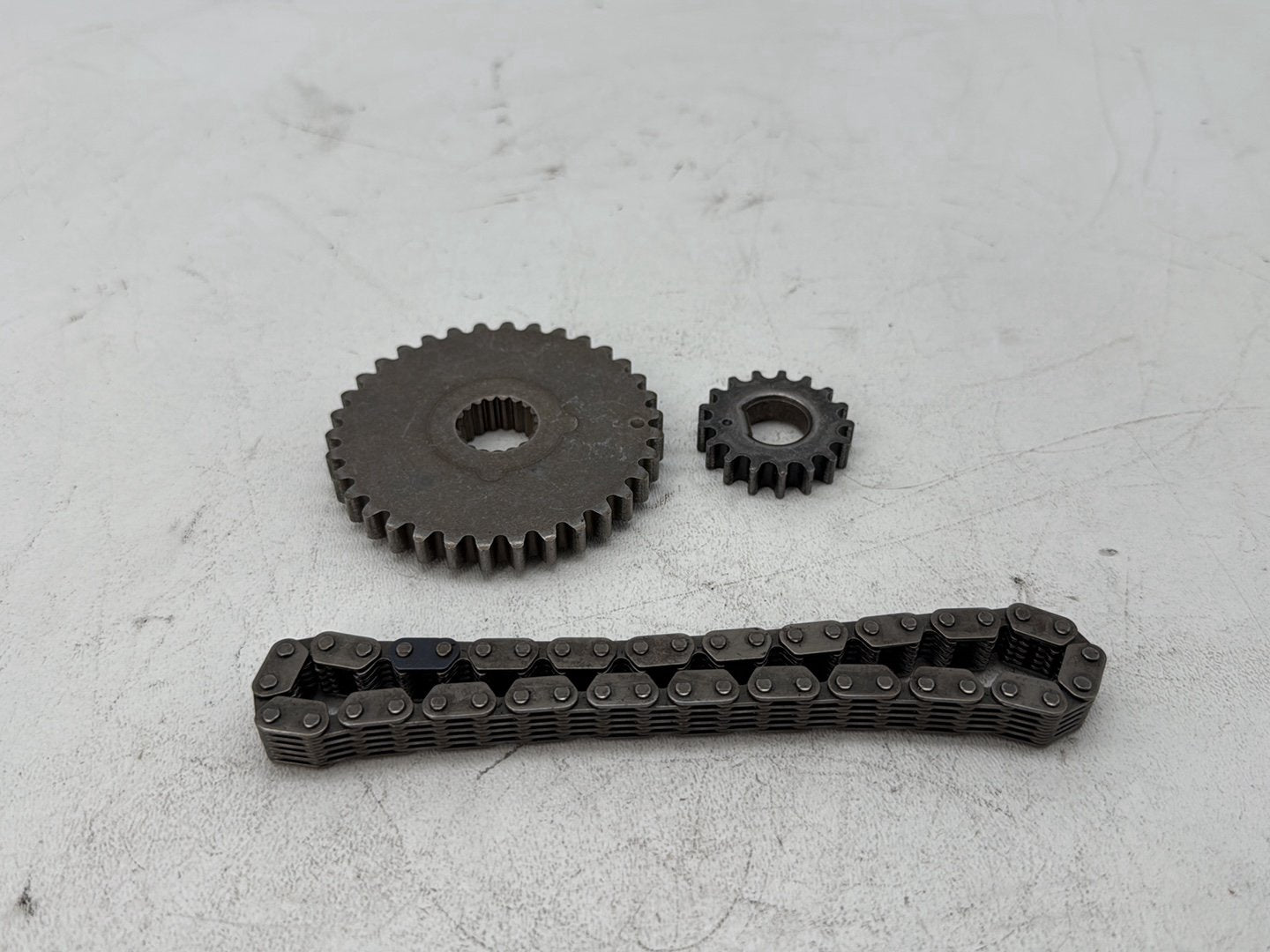 2006 Harley Touring FLHTCI Electra Glide Classic OEM Engine Motor Lower Timing Chain Guide