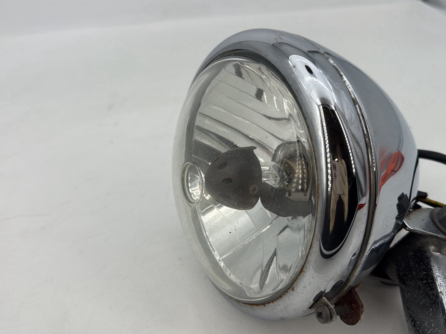 2004 - 2013 Harley-Davidson Sportster 883 Custom Headlight Headlamp Head Light Halogen  	69681-04A