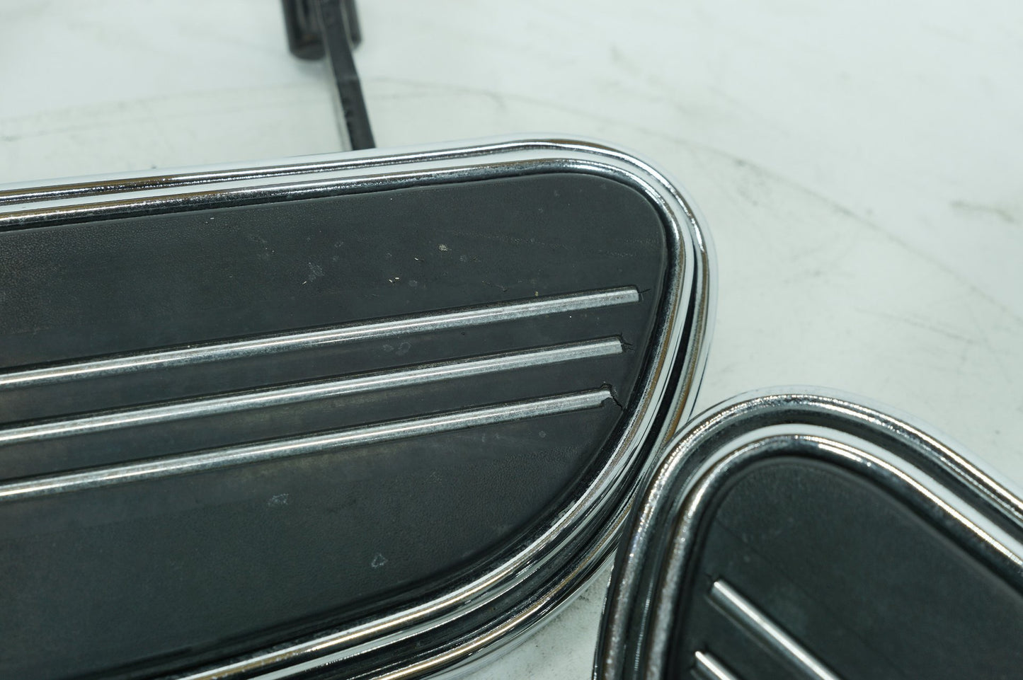 2007 - 2011 Harley-Davidson Touring Street Glide Left Right Driver & Pass Floorboard Foot Rest 50683-04