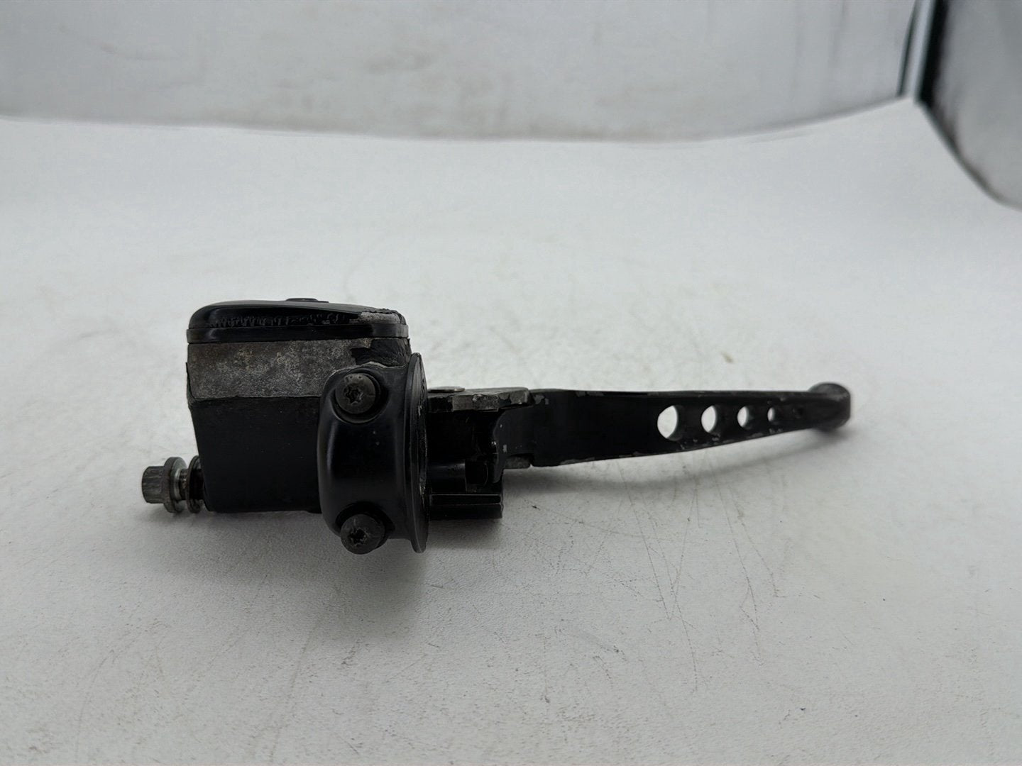 2009 Harley Dyna Street Bob FXDB OEM Front Right Brake Lever Master Cylinder