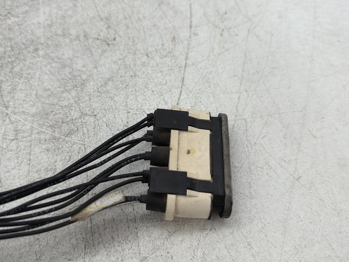 2005 Harley Electra Glide Ultra Dash Indicator Lamp Wire Plug 68789-96A