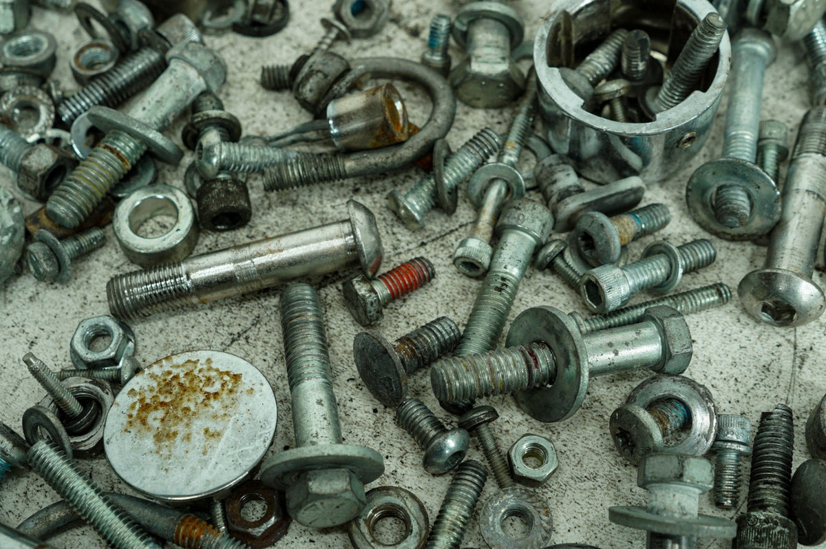 2004 Harley-Davidson Dyna FXDWG - Hardware Bolts Nuts & Brackets