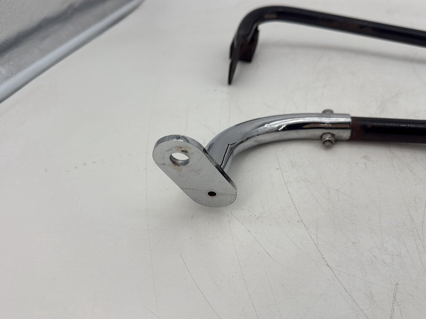 2007 Harley Touring FLHTCU Electra Glide Ultra OEM Rear Left Right Saddlebag Guard Rails Bar