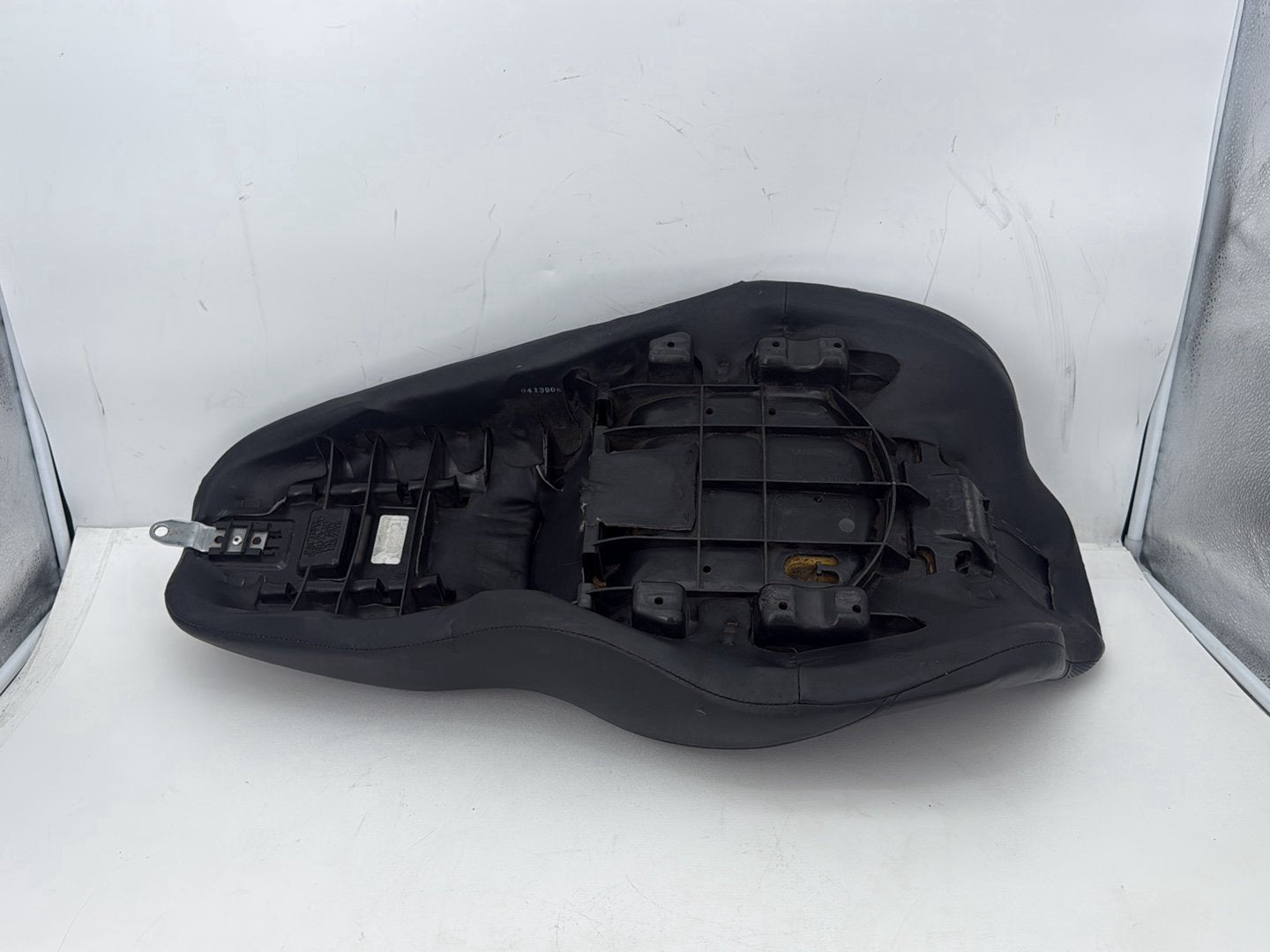 2011 Harley Electra Glide Ultra FLHTK OEM Passenger Rider Driver Seat Saddle