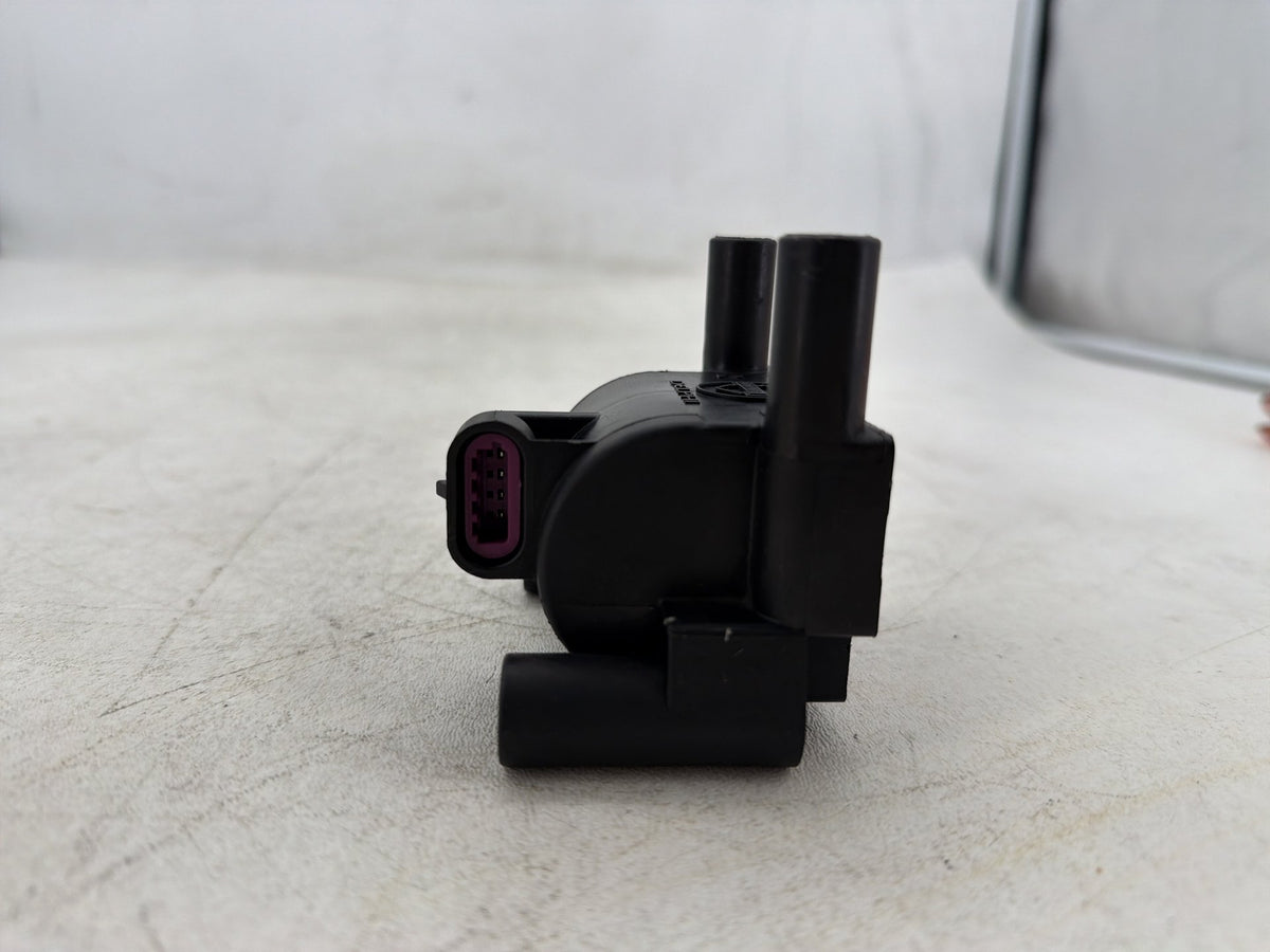 2013 Harley Electra Glide Touring FLHTCU OEM Ignition Coil Spark Igniter