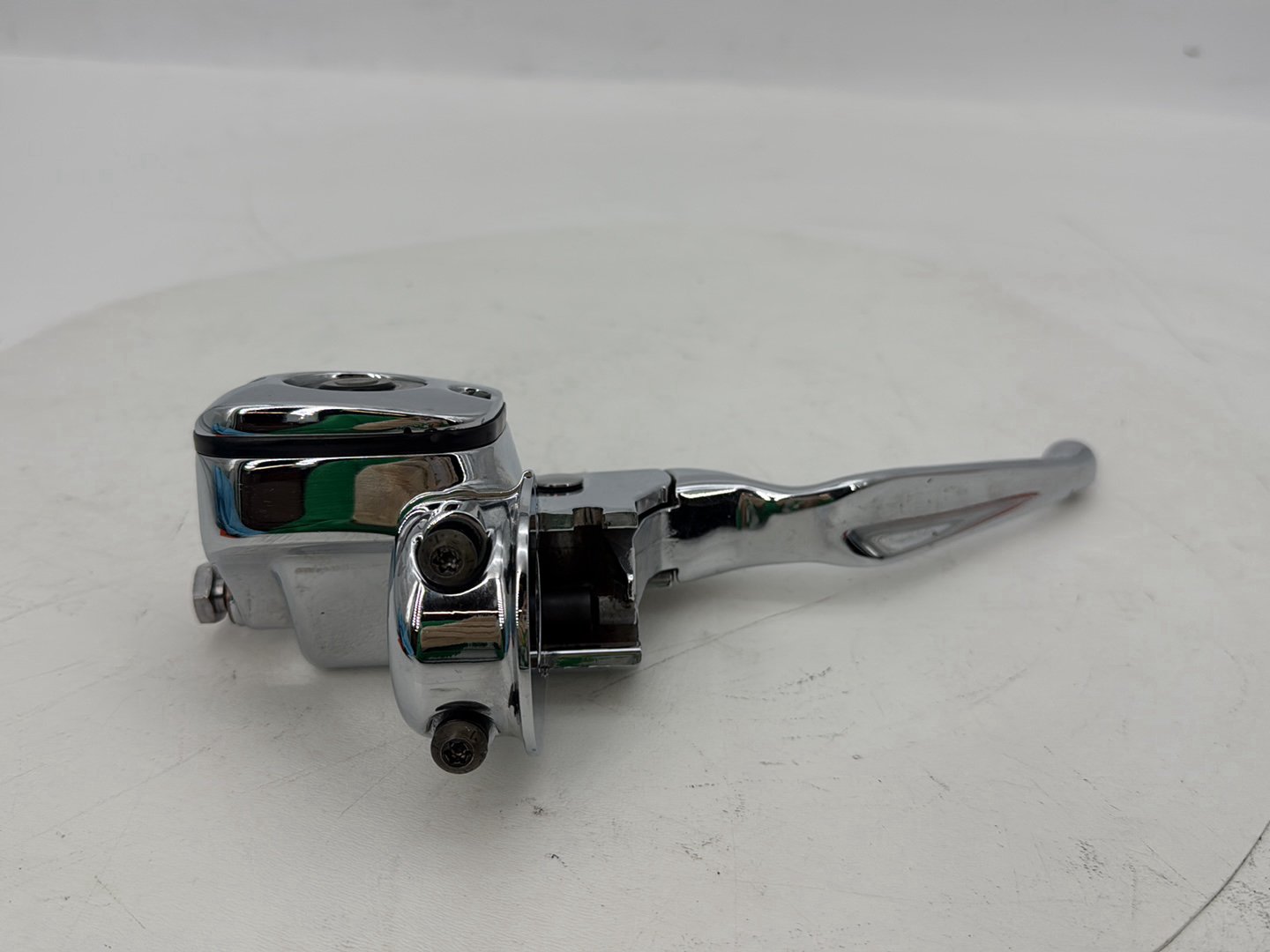 1999 - 2006 Harley-Davidson Touring CVO Screamin Eagle Road King Front Right Brake Lever Master Cylinder 45179-02A