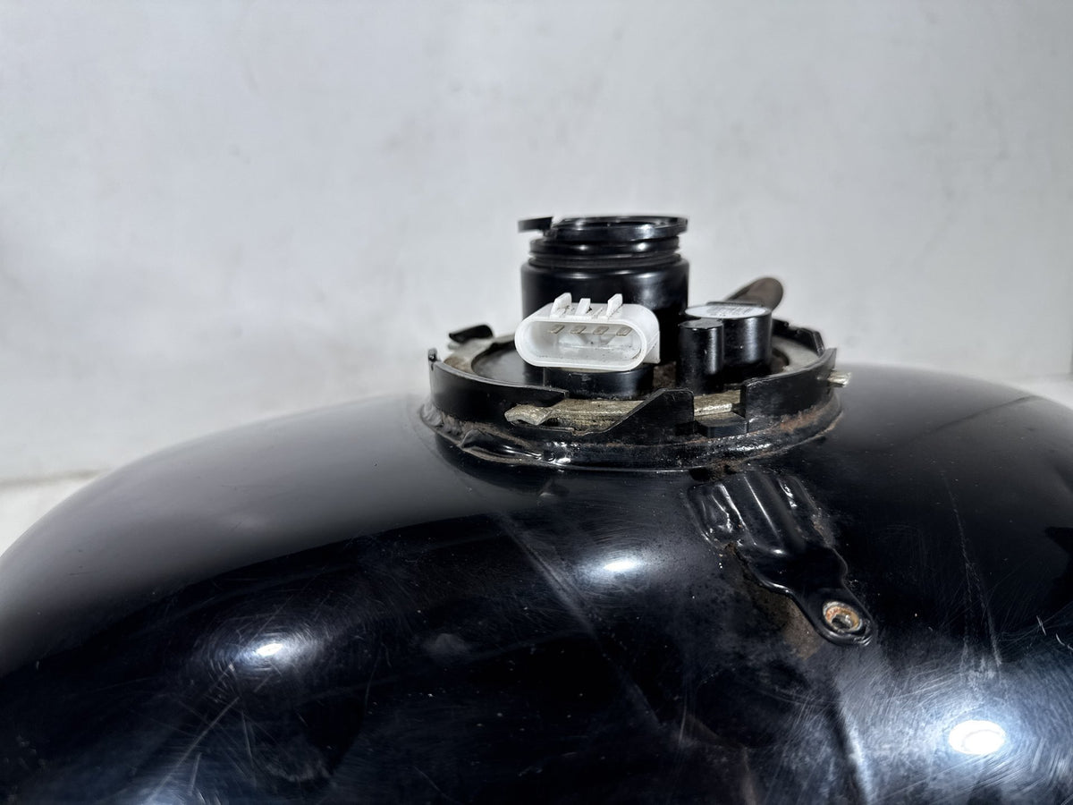 2013 Harley Street Glide Touring FLHX OEM Fuel Gas Tank Gasoline Reservoir