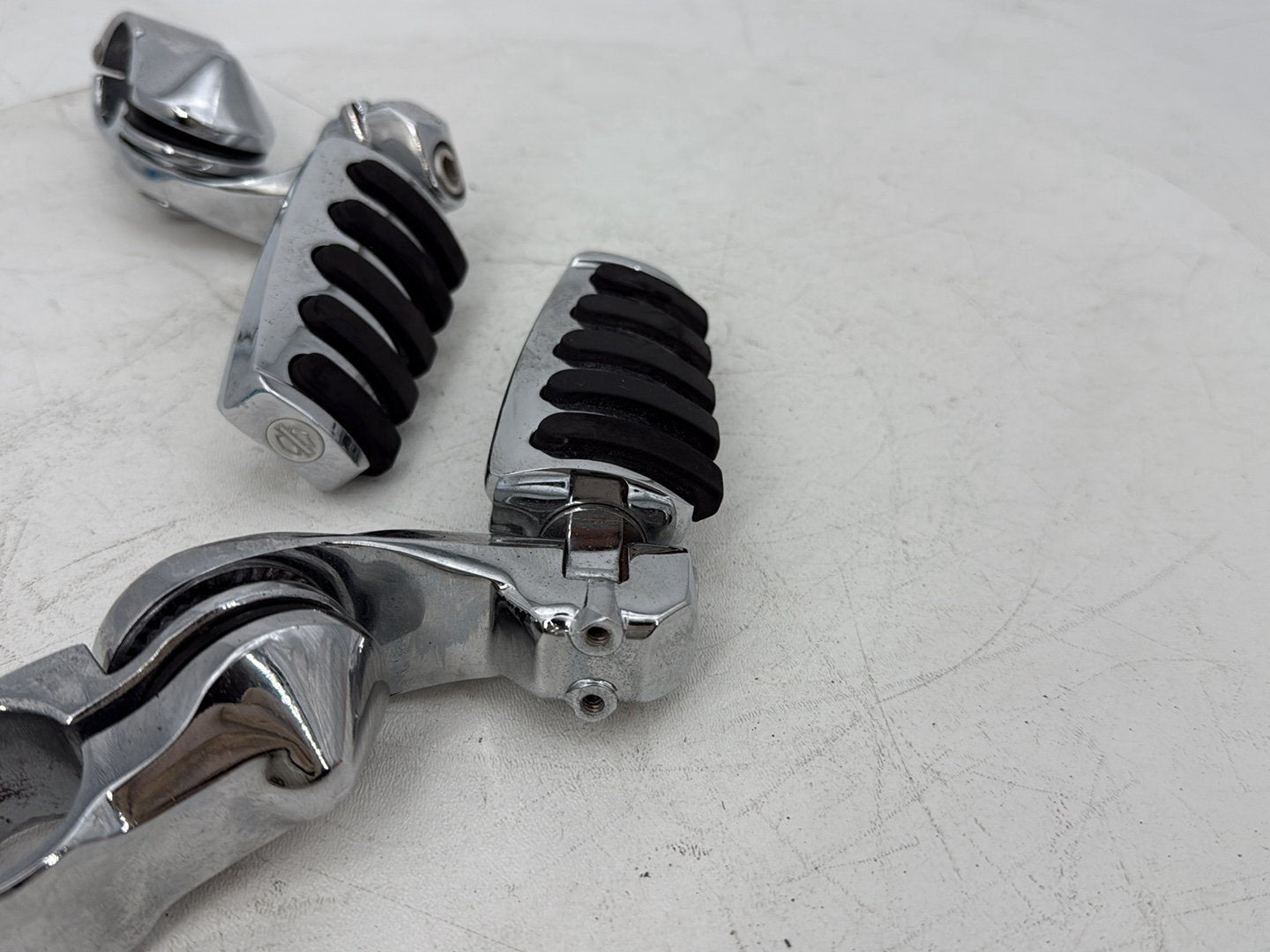 1999 - 2006 Harley-Davidson Touring Electra Glide Front Right Left Highway Foot Pegs 50957-02C