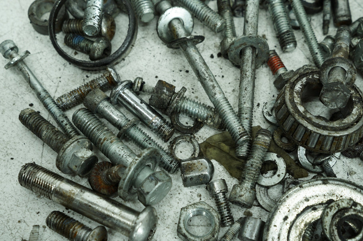 2005 Harley-Davidson Dyna FXDL - Hardware Bolts Nuts & Brackets